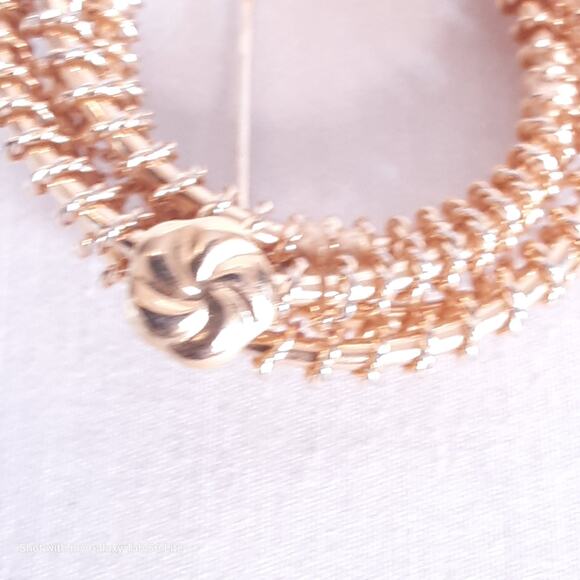 Swirl Brooch Gold Tone Twisted Wire Wound Around Spiral Wire - Picture 4 of 8